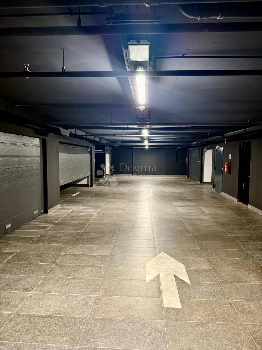 zagreb, centar, luksuzan stan 97 m2 s privatnim liftom - slika 20