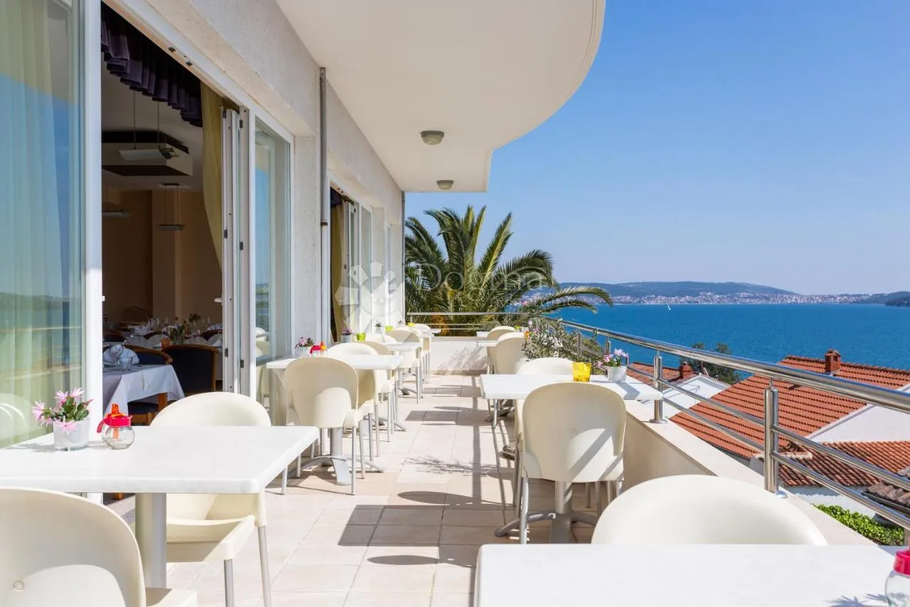prekrasan obiteljski hotel sa restoranom, 80m do mora! - slika 8