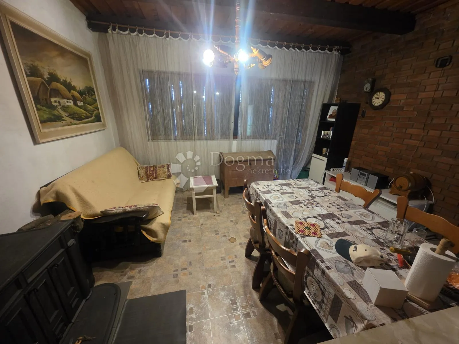 vikendica s velikom okućnicom i šumom – mir i priroda na jednom mjestu - slika 6