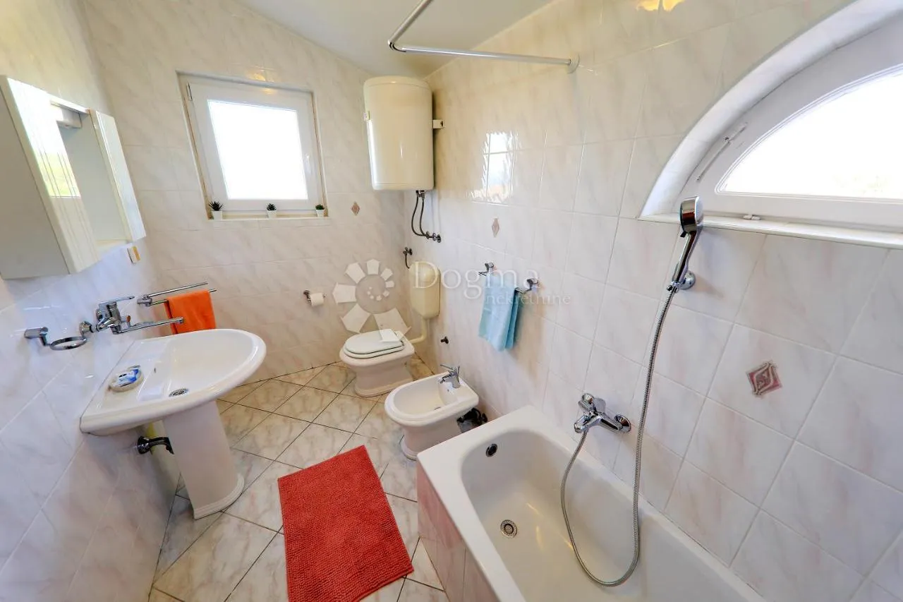 predivna mediteranska vila s bazenom na otoku pašmanu - slika 23