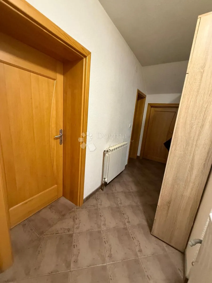 imanje nadomak grada kuća i 1h zemlje priroda - slika 8