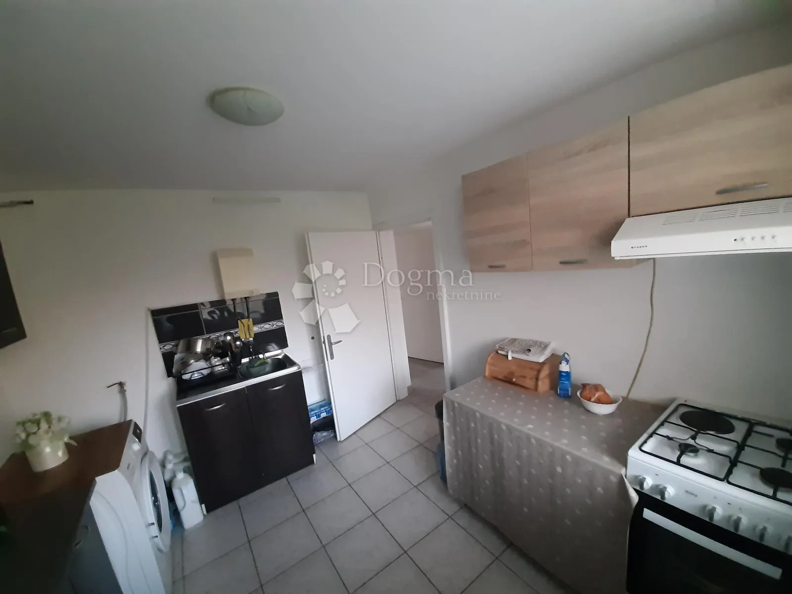 kuća uz park prirode medvednica – 650 m² mira i zelenila - slika 14