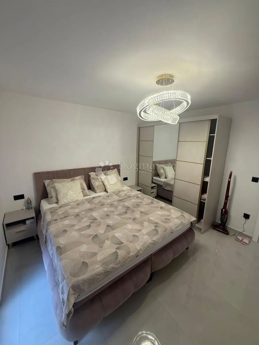 moderna vila sa bazenom na otoku viru top lokacija - slika 17