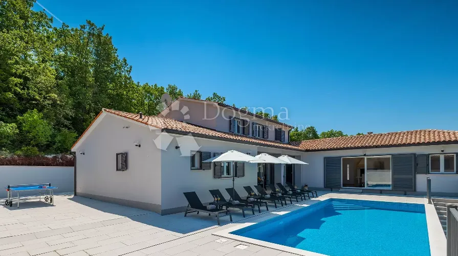 sniženo!!impozantna villa u blizini labina - slika 16