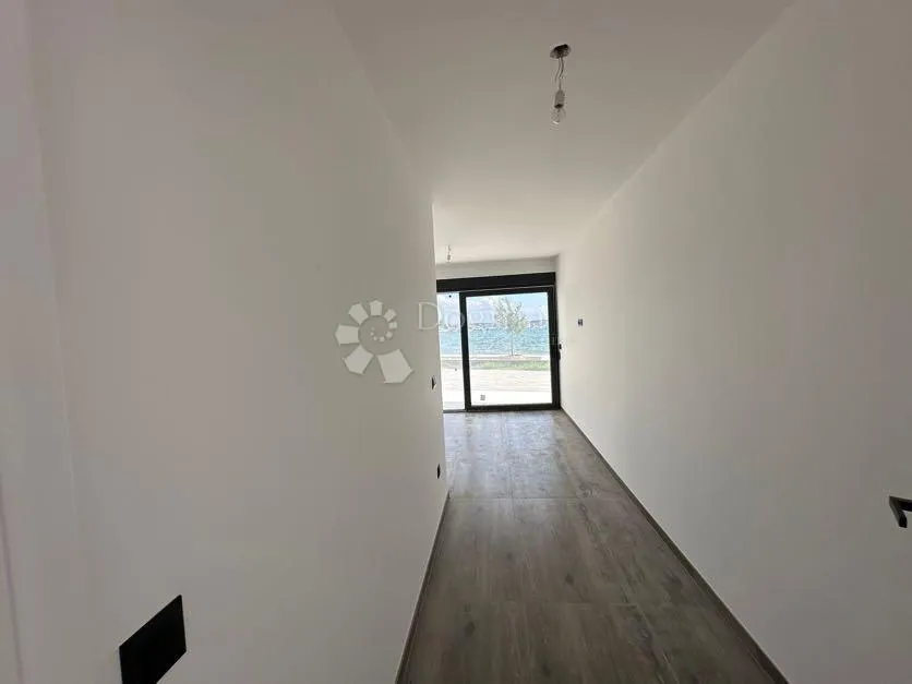 luksuzni apartman na moru - slika 10