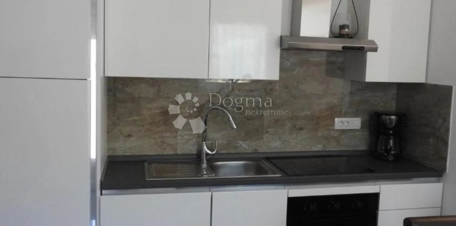 dvojna kuća sa tri apartmana, sevid - slika 5