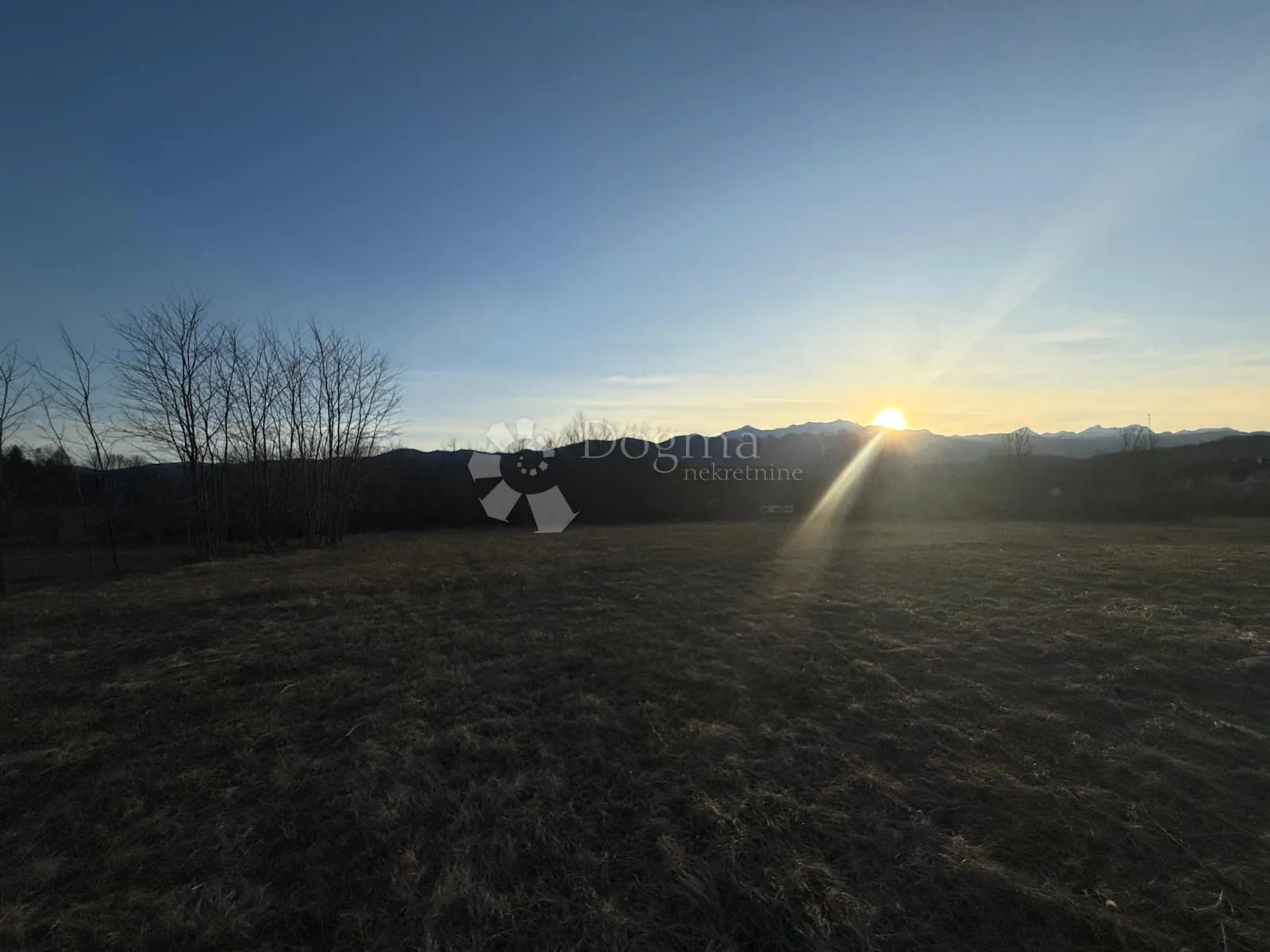 lovinac zemljište s pogledom na velebit i zir 5280 m2 - slika 2