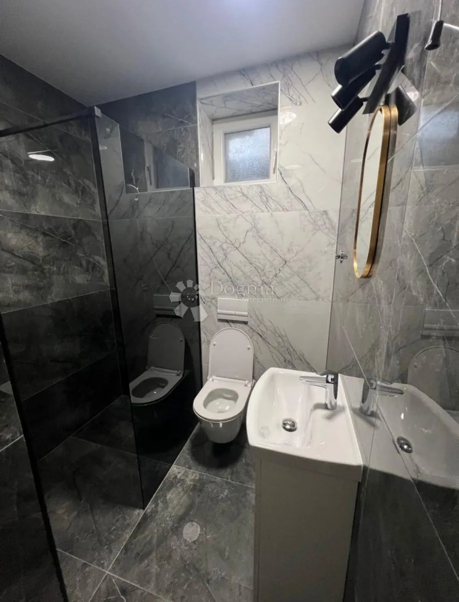 zagreb, donji grad-2 odvojena stana,53 m2 - slika 7