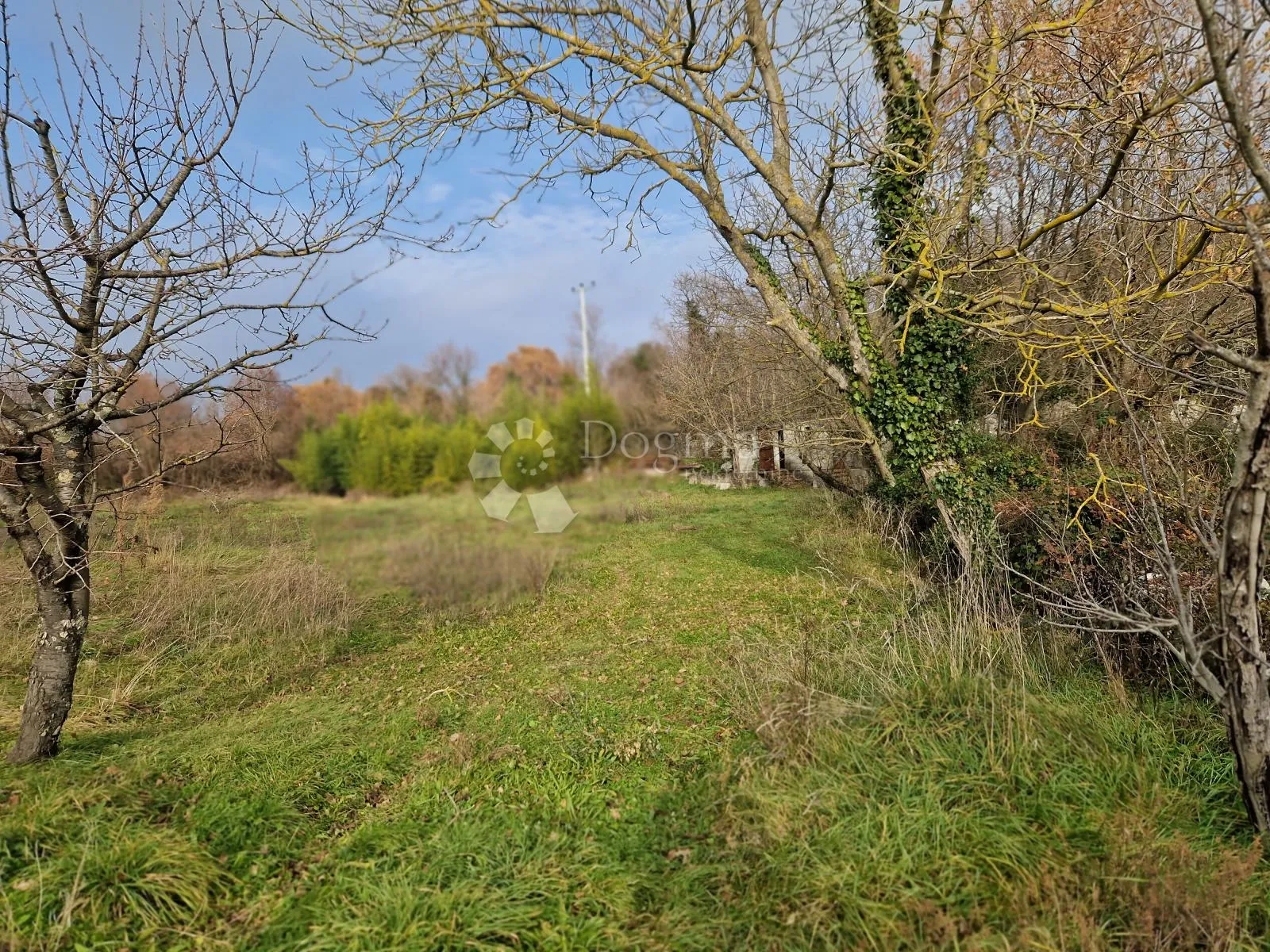 građevinsko zemljište nadomak grada labina, mirna lokacija - slika 4