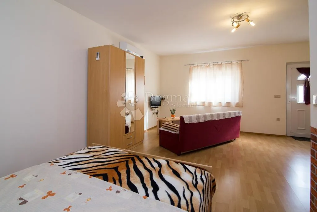 kuća za život i investiciju s prekrasnim vrtom - slika 23