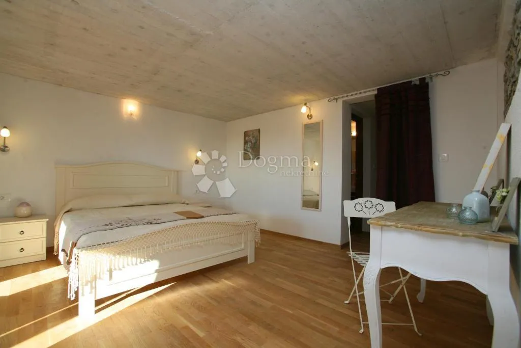 prekrasna istarska villa s bazenom, 220 m² i 5 en-suite spavaćih soba - slika 7