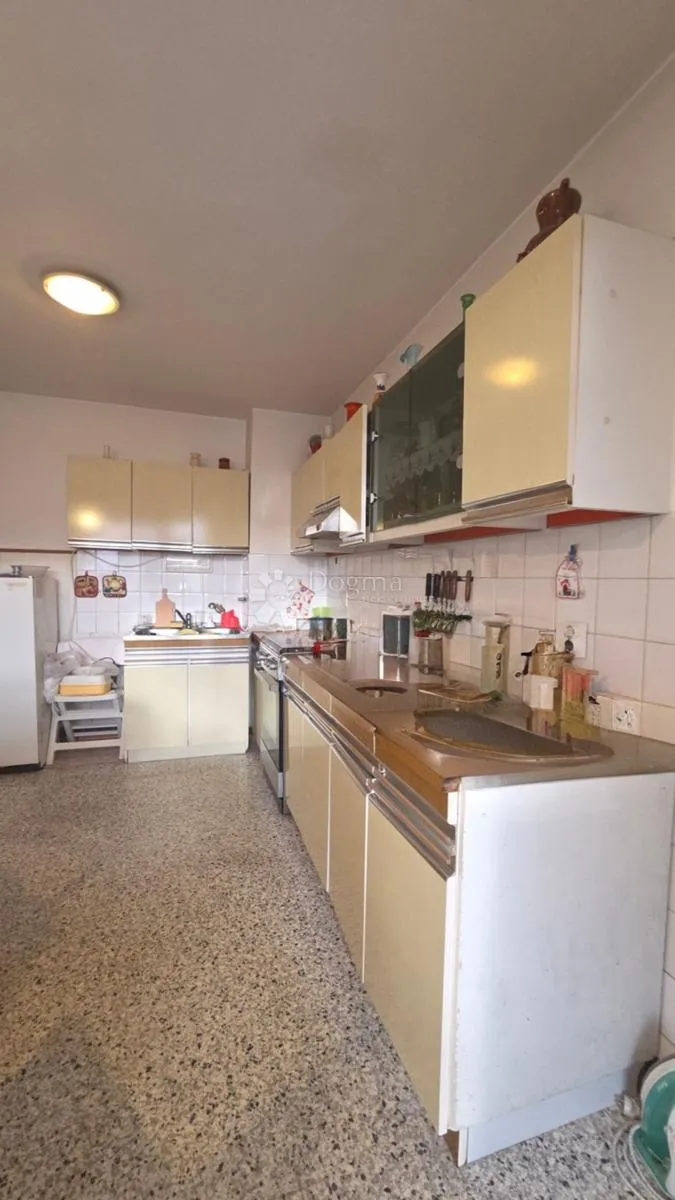 obiteljski stan na odličnoj lokaciji, 2s +db, 68 m2 - slika 5