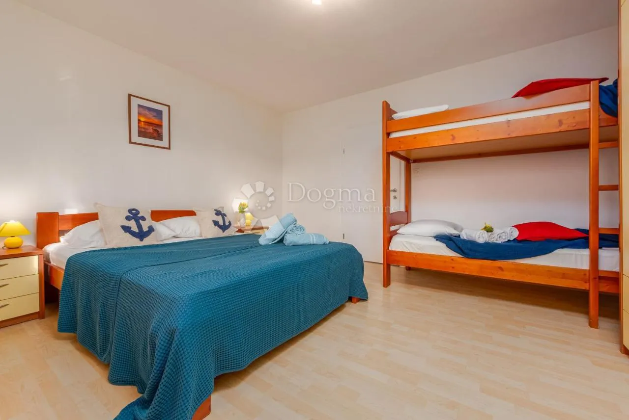 predivna mediteranska vila s bazenom na otoku pašmanu - slika 21