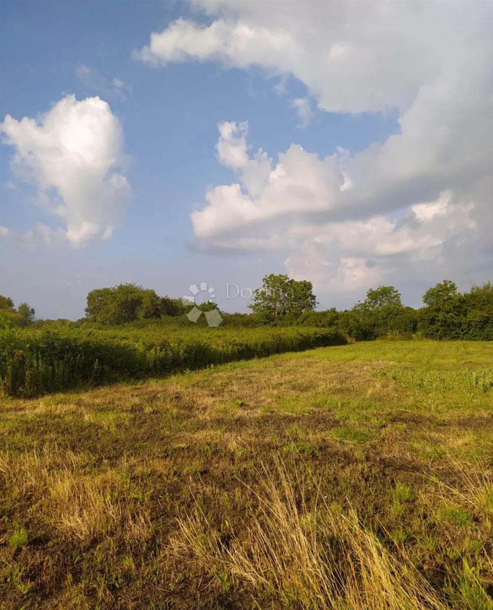 građevinsko zemljište 1952m² - slika 8