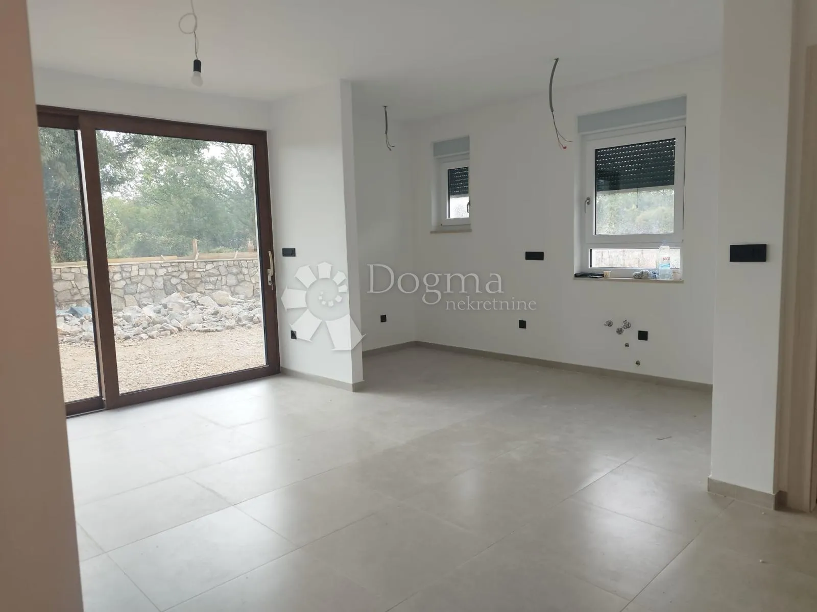 malinska - dva apartmana s okućnicom - slika 12
