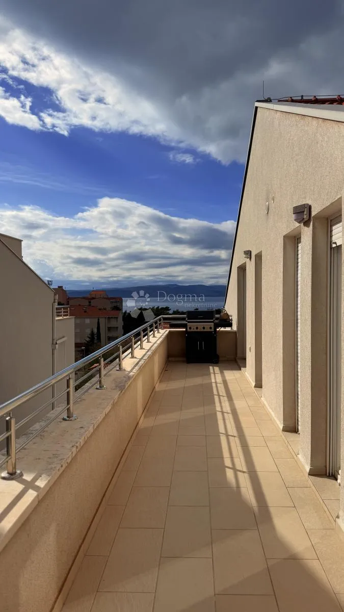 penthouse u baškoj vodi – dvoetažni, kompletno namješten - slika 7
