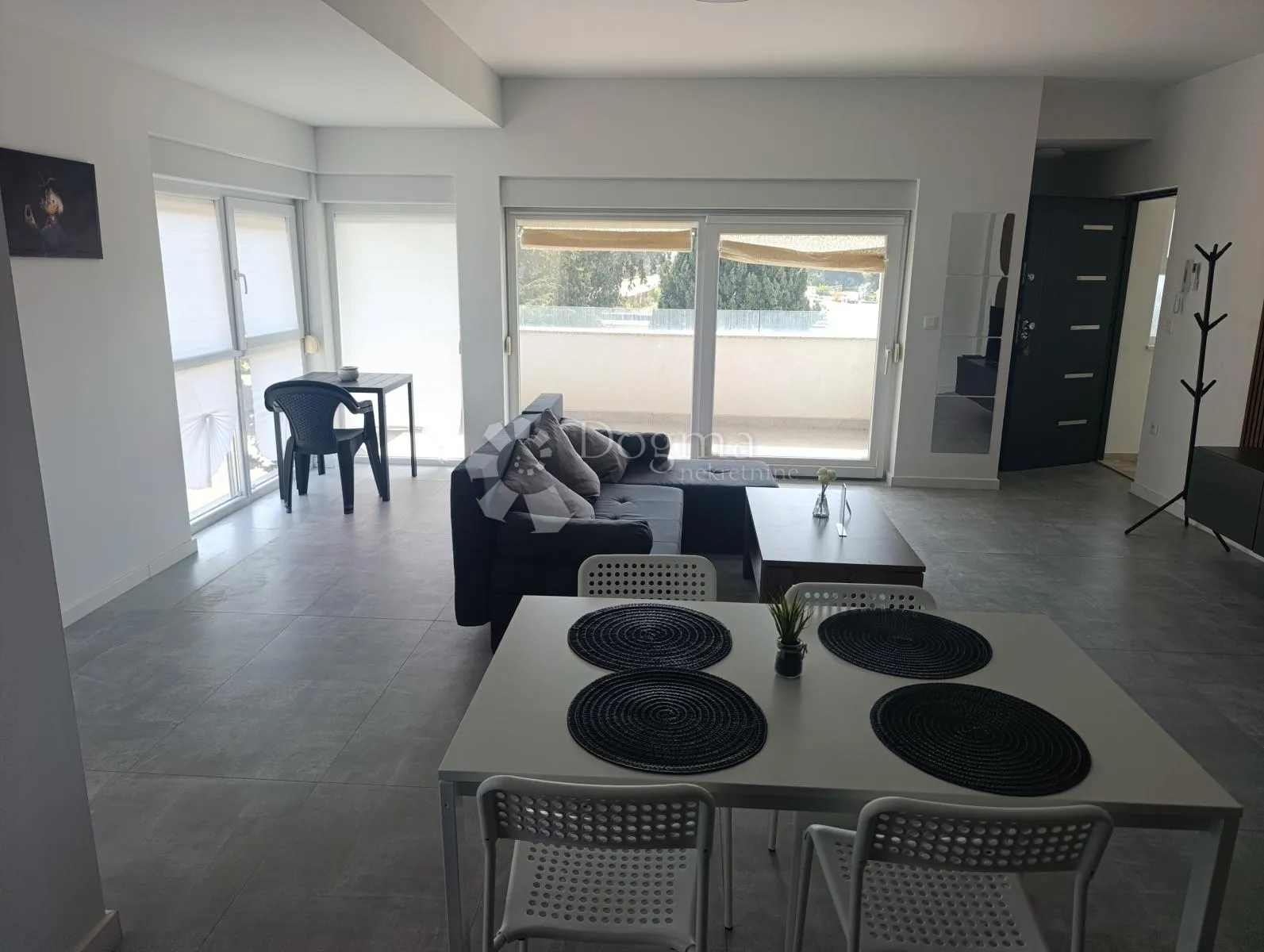 biograd na moru - stan s3 2.kat kompletno namješten - slika 2