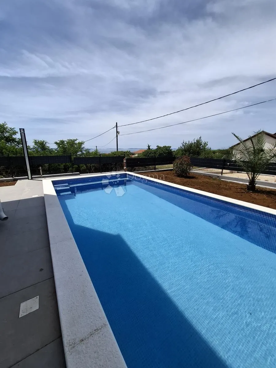 moderna vila sa bazenom - slika 3