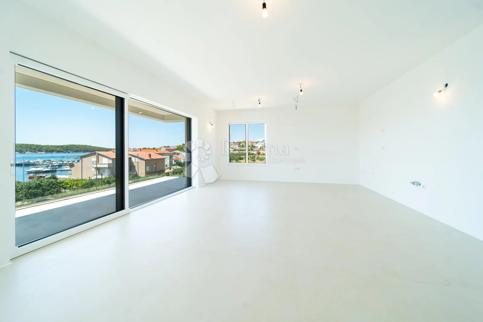 luksuzni penthouse s privatnom prostranom krovnom terasom i prekrasnim pogledom na more, barbat. - slika 10