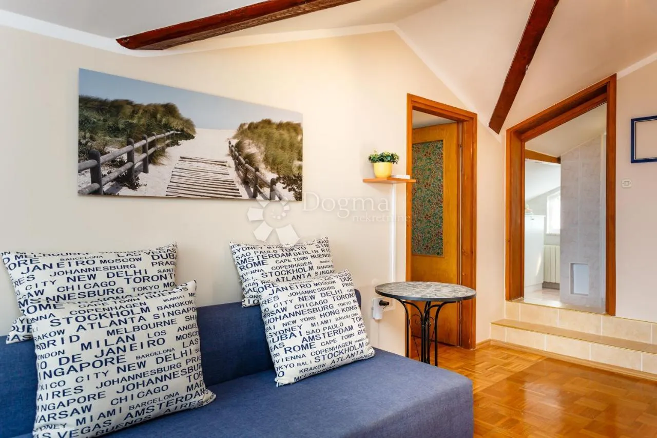 malinska - apartmanska kuća 100 m od mora - slika 9