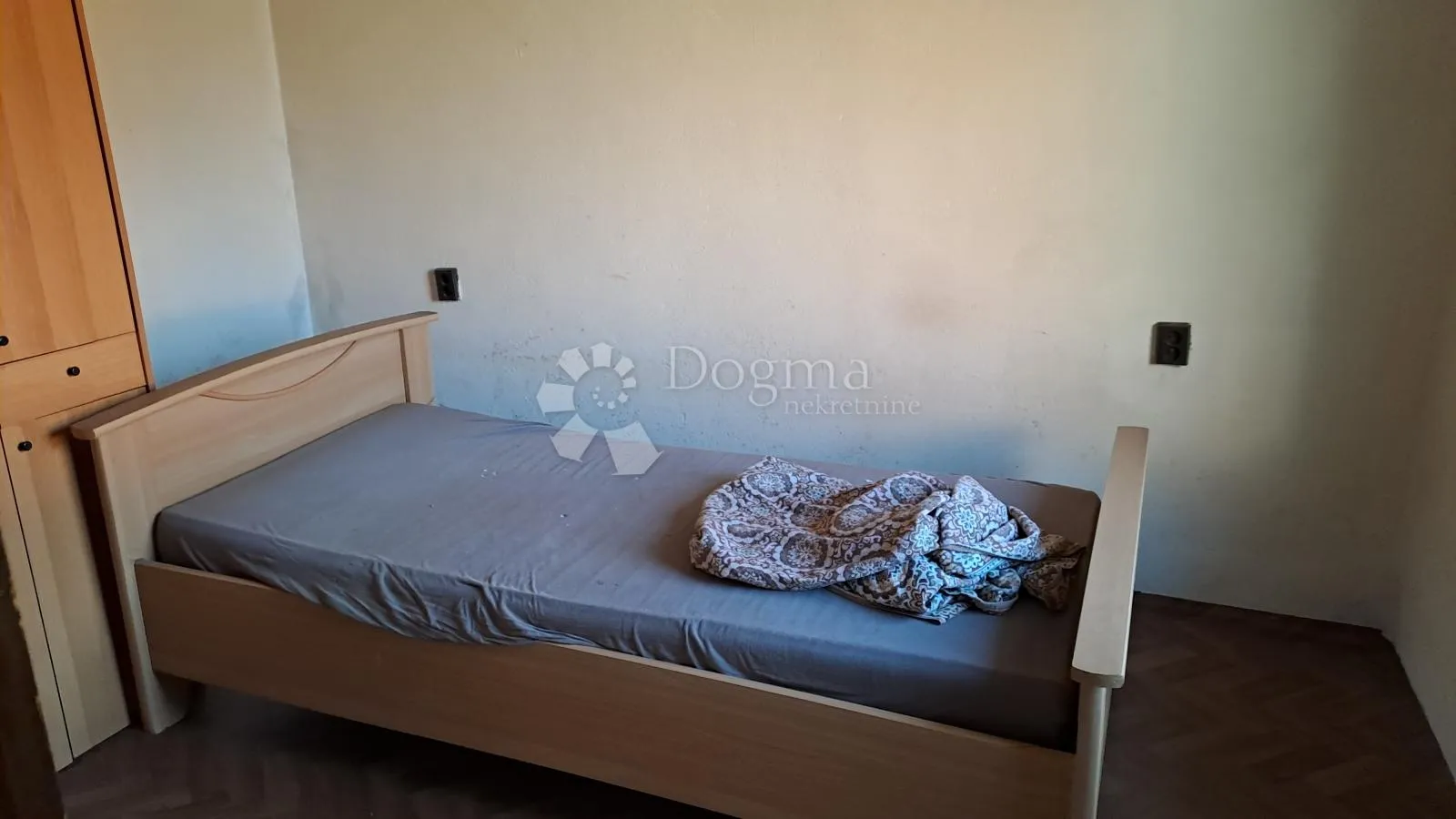 izvrsna lokacija, kuća s 3 stana - slika 18