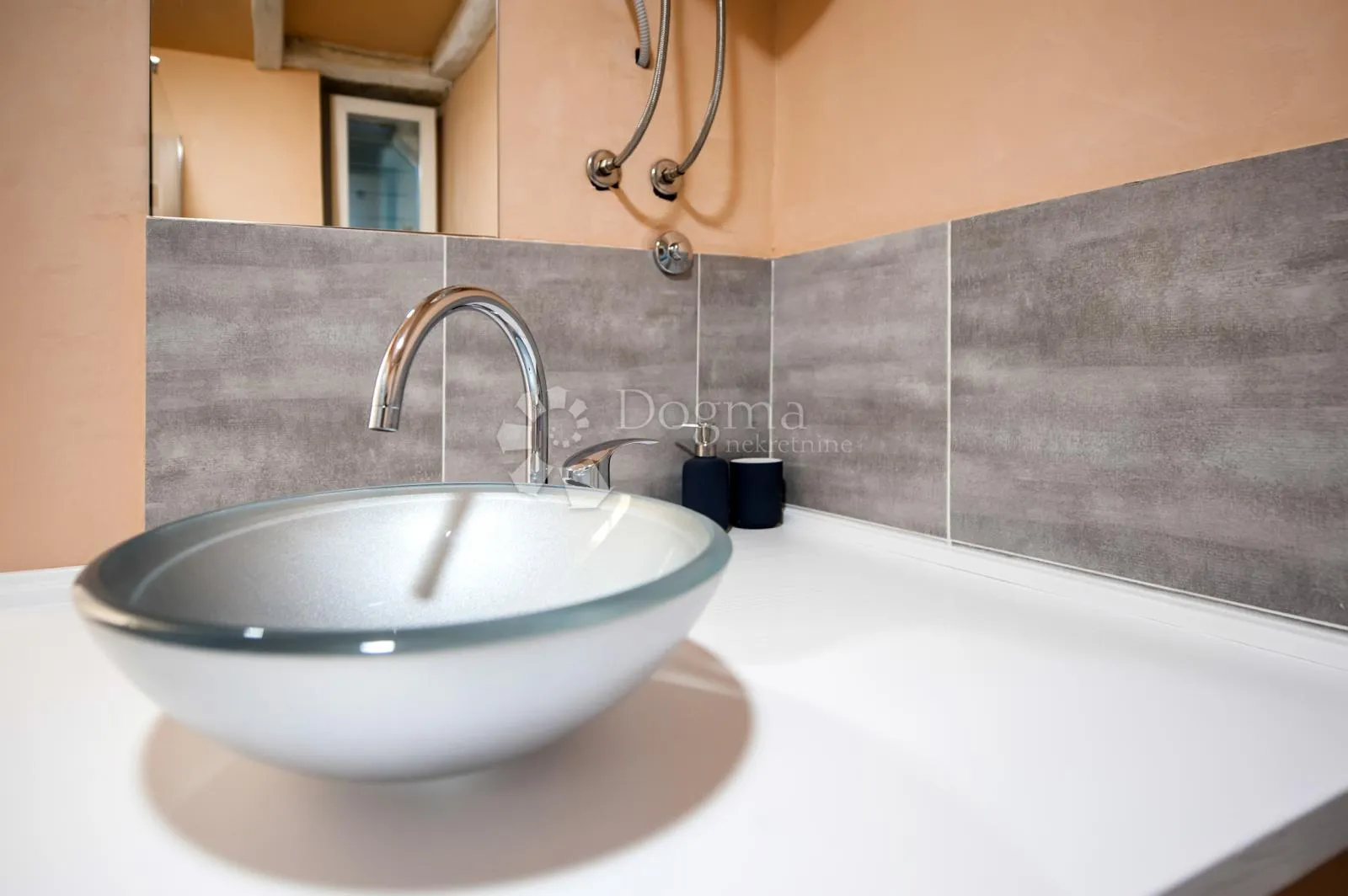 rovinj - sniženo! kuca s 3 apartmana u srcu starog grada - slika 44