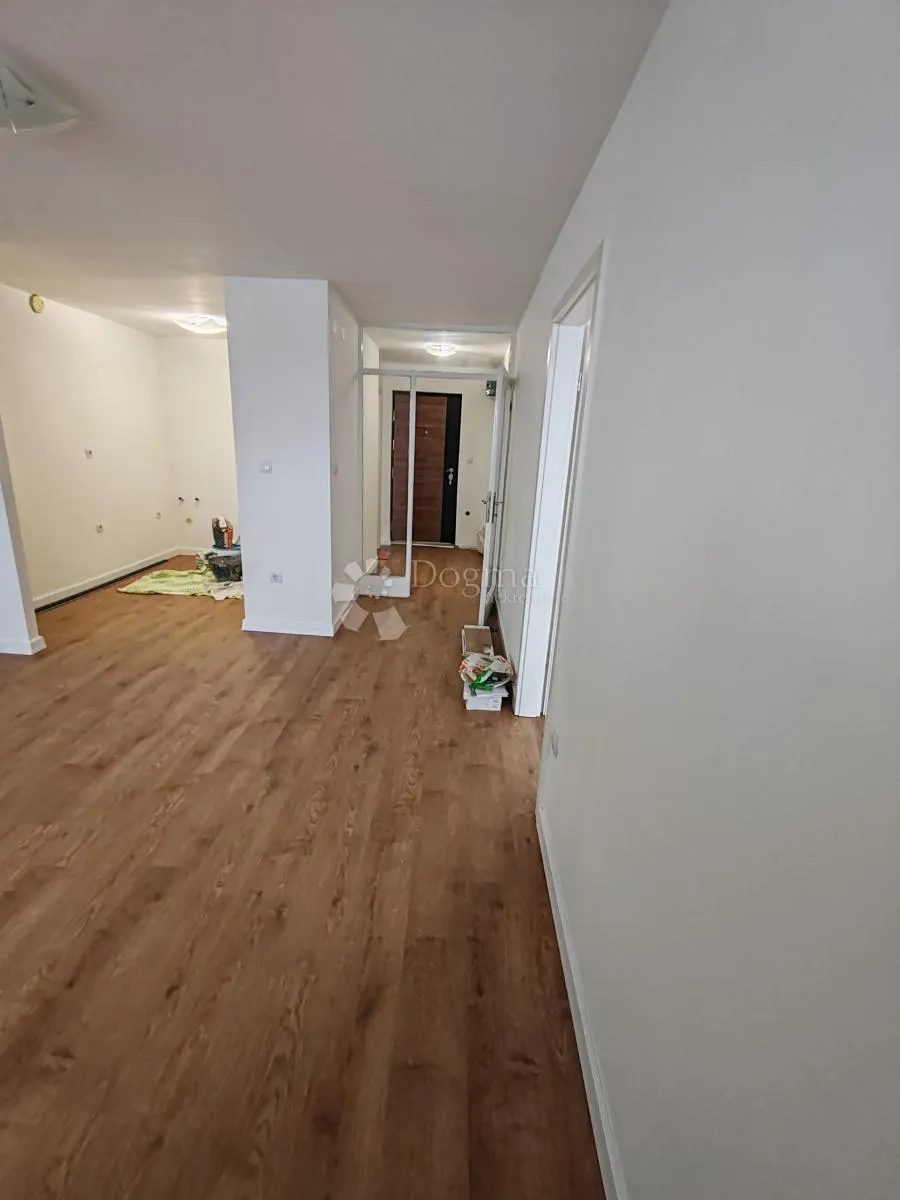potpuno renoviran stan 62 m2 u šibeniku - baldekin - slika 11