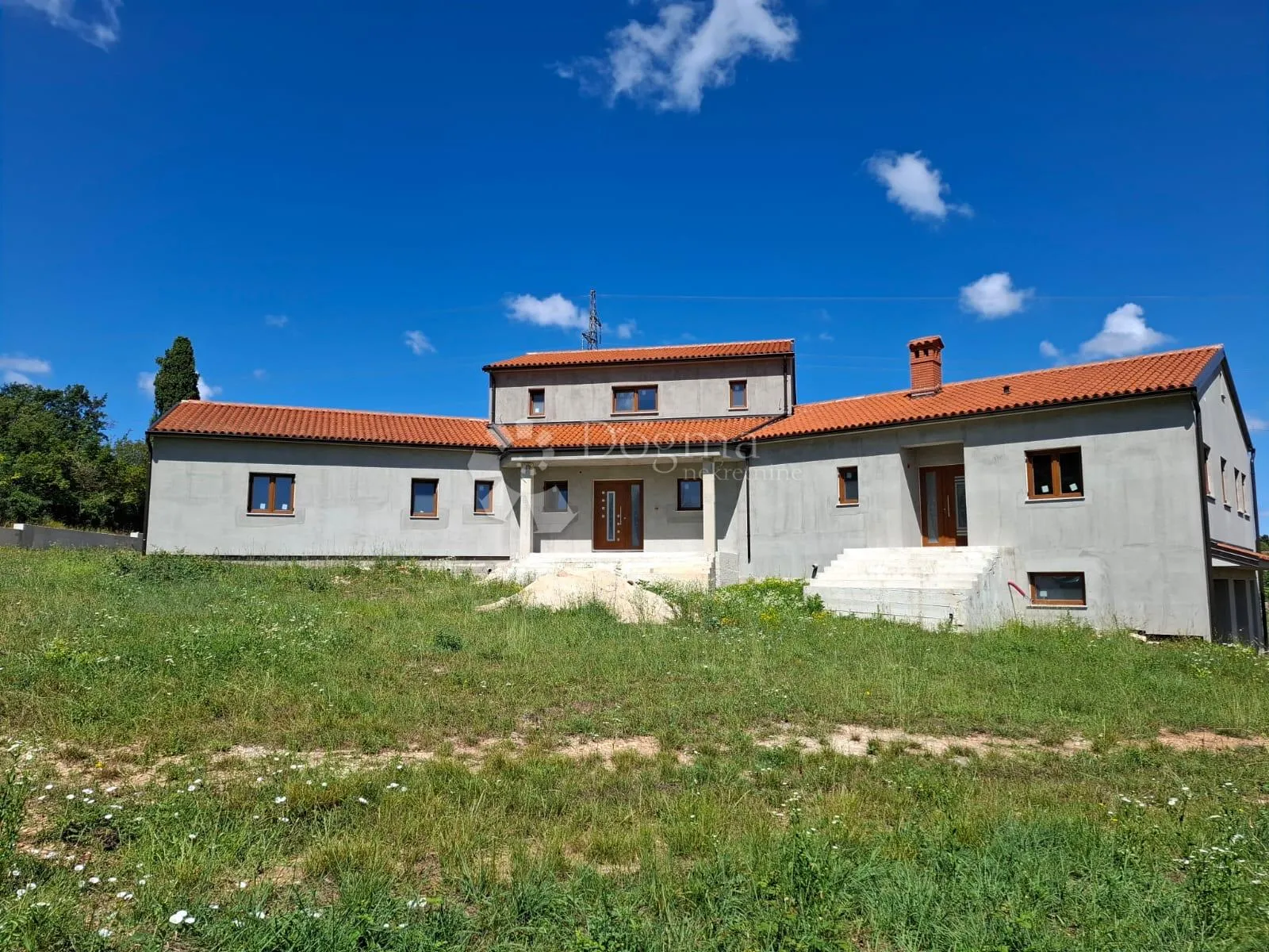 villa u rovinjskom selu, roh bau 550 m2, sa građevinskom okućnicom - slika 35