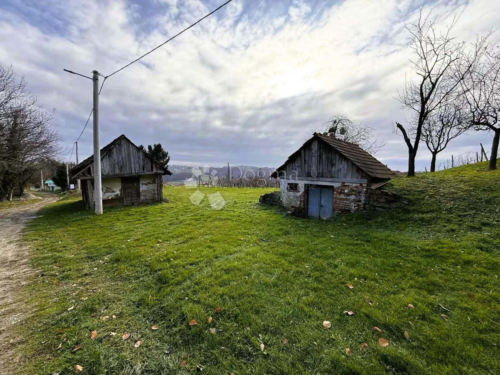 panoramski pogled, vinograd i prostor za gradnju - slika 1
