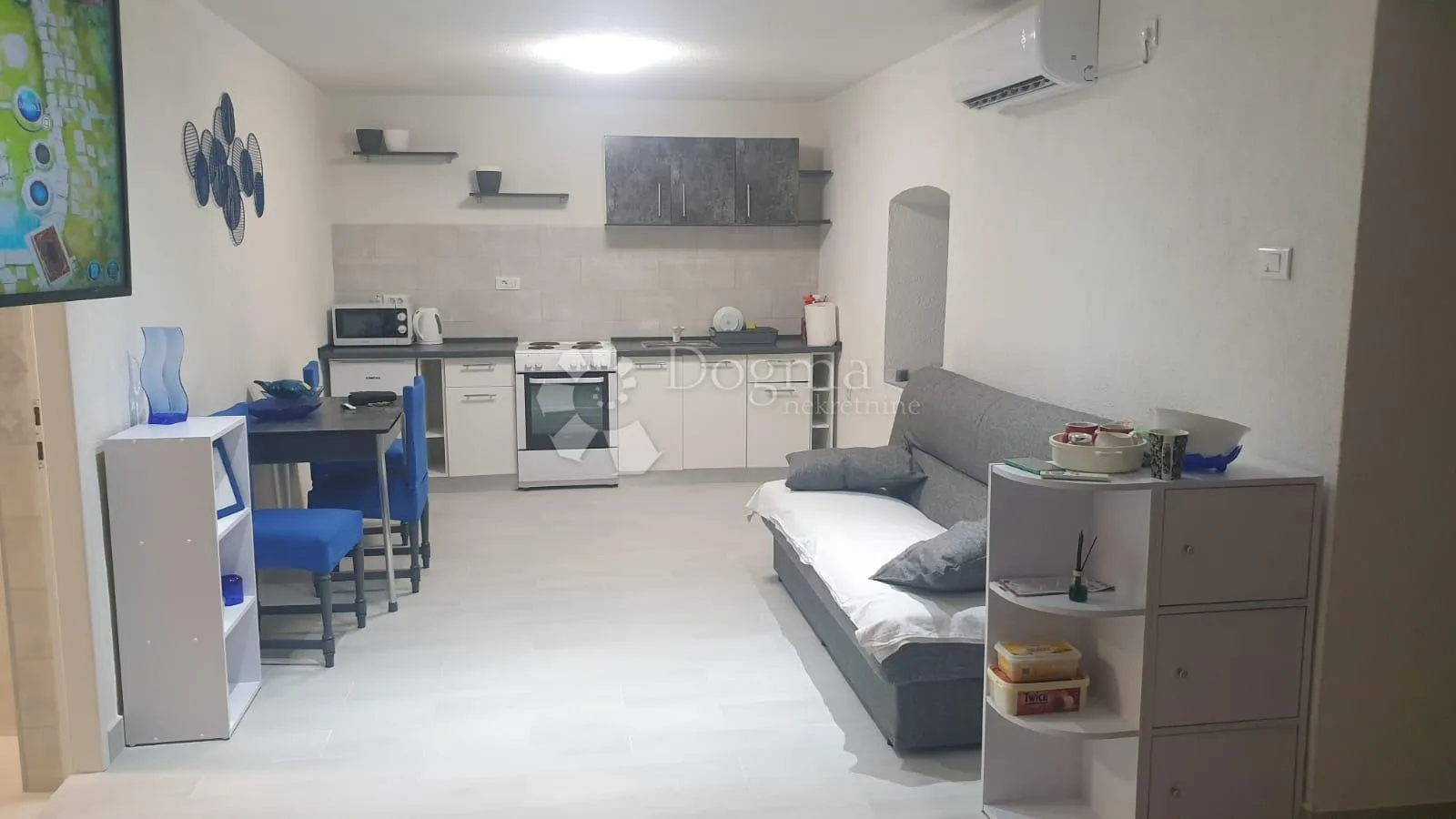 rijeka grobnik -kuća sa tri stambene jedinice - slika 29