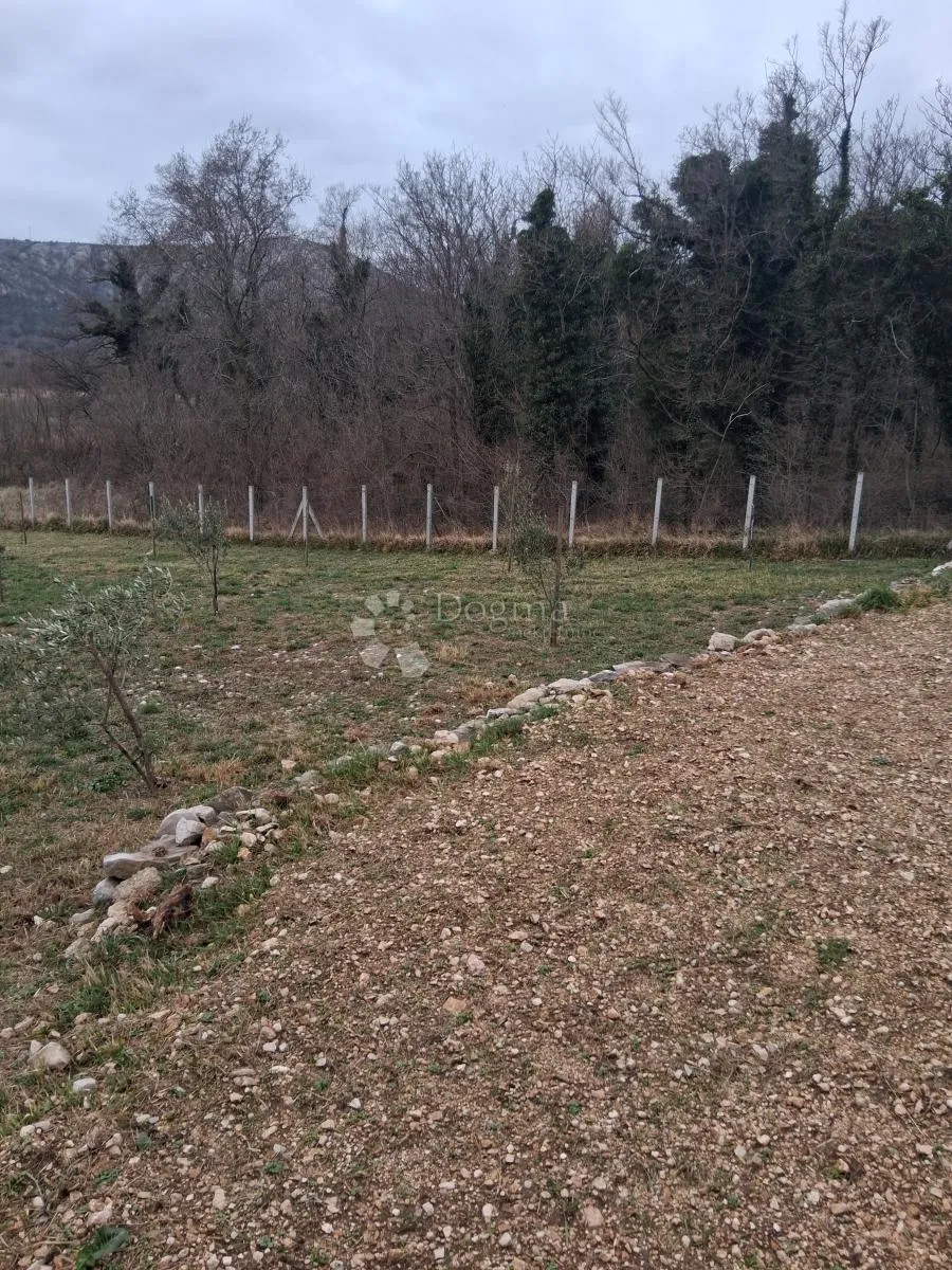 prekrasno poljoprivredno zemljište - slika 7