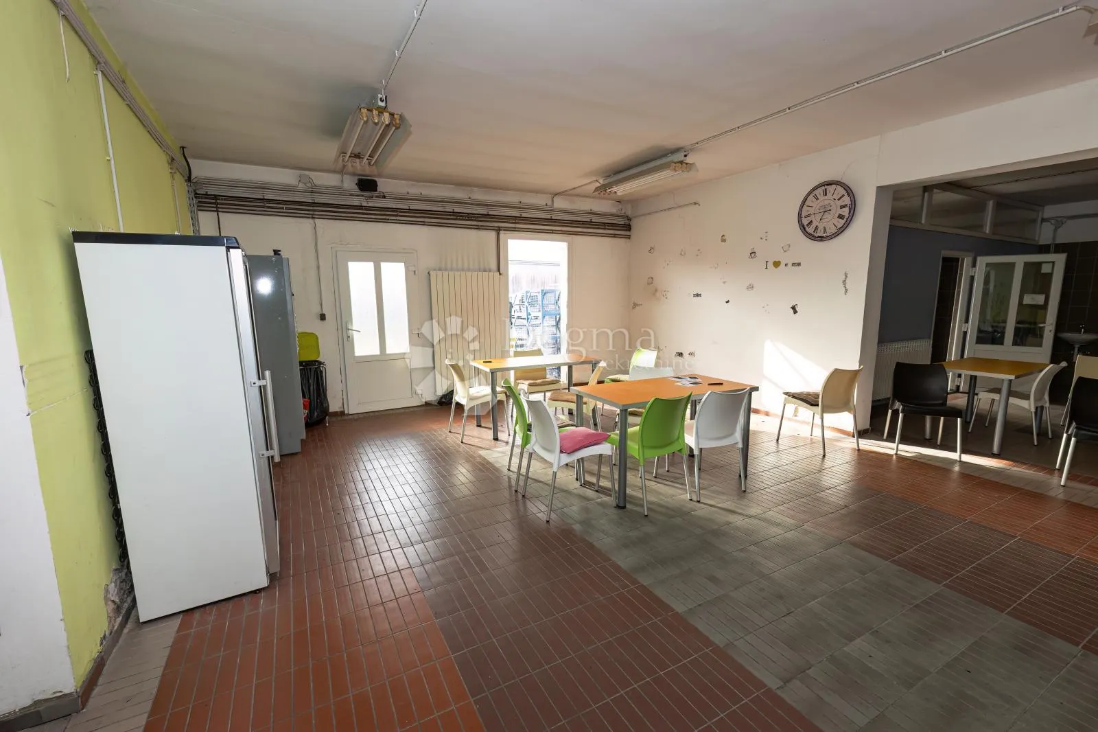 prodaje se poslovna zgrada – 1572 m² + dvorište 1236 m² - slika 16