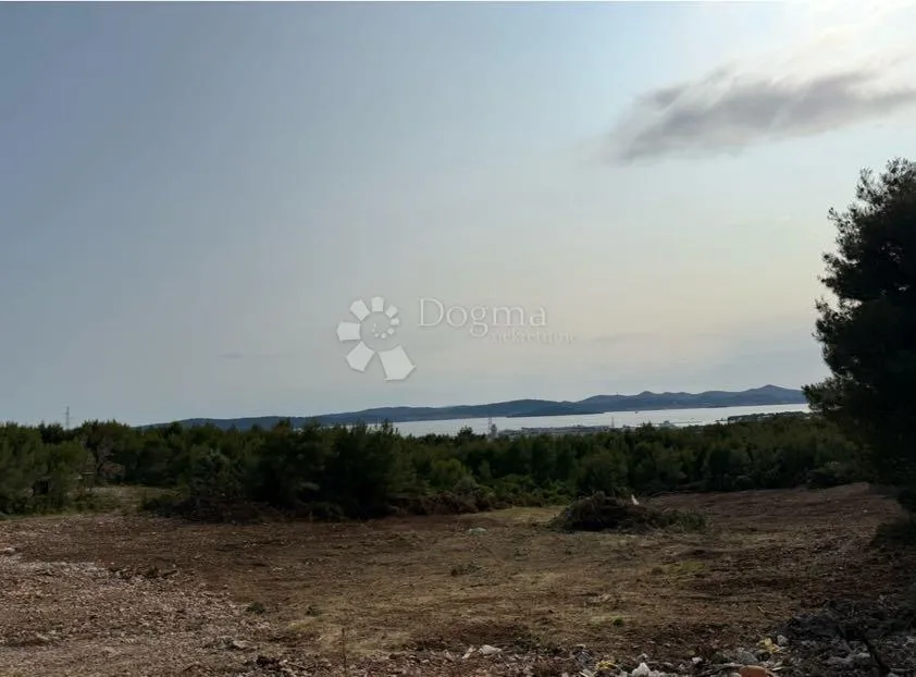 građrvinsko zemljište s panoramskim pogledom crno - slika 4