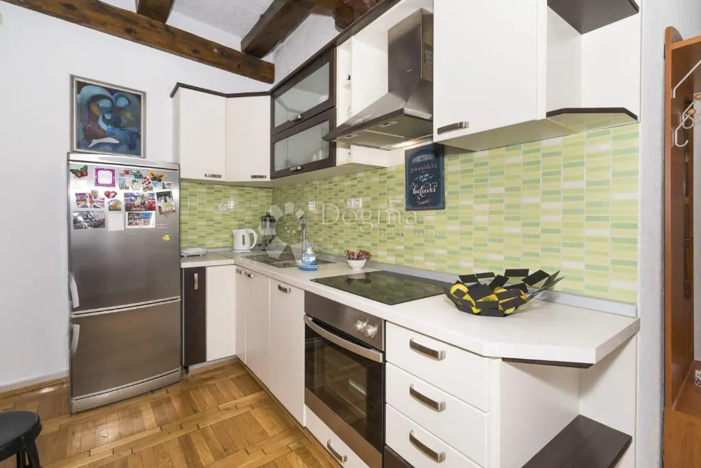 prodaja dva zasebna apartmana s pogledom na more - slika 18