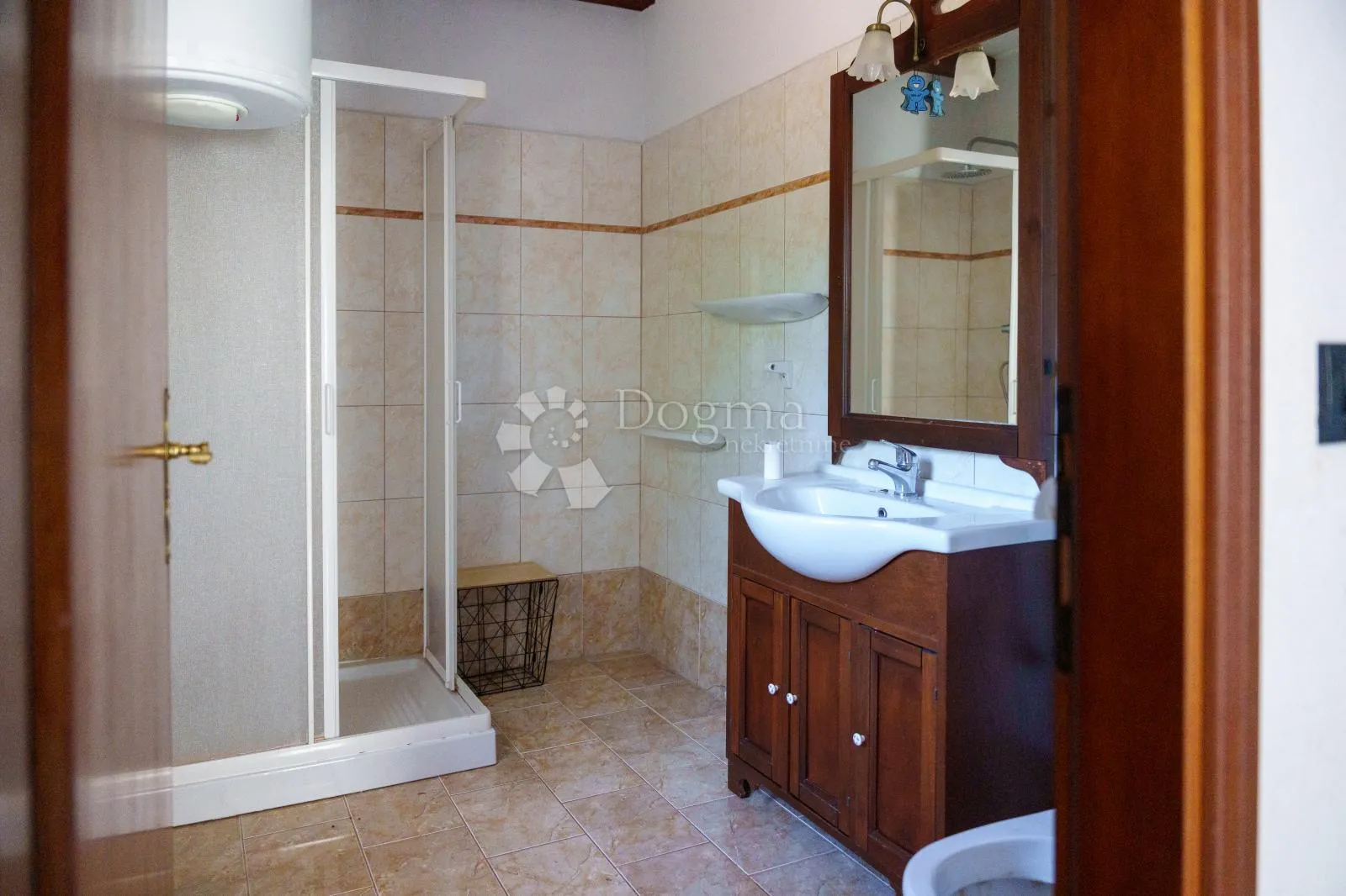 kuća sa 4 apartmana blizu mora - slika 21