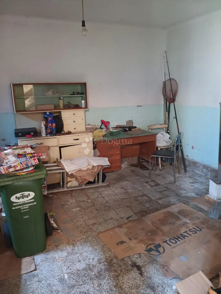 kuća za adaptaciju kaštel lukšić - slika 28