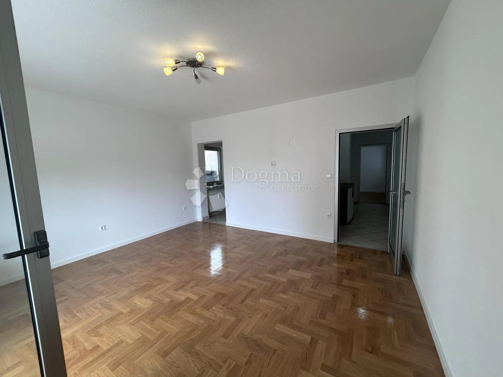 špansko, zakup poslovnog prostora 157 m2 - slika 9