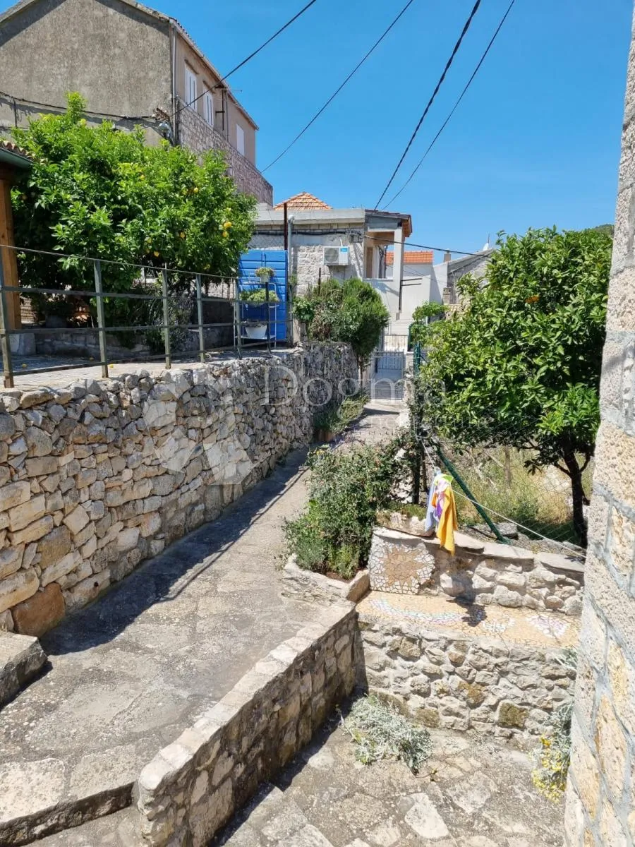 unikatna kamena kuća na otoku visu - slika 48
