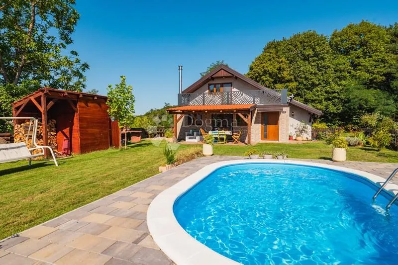 izvrsna investicijska prilika – resort s tri kuće i bazenima - slika 2