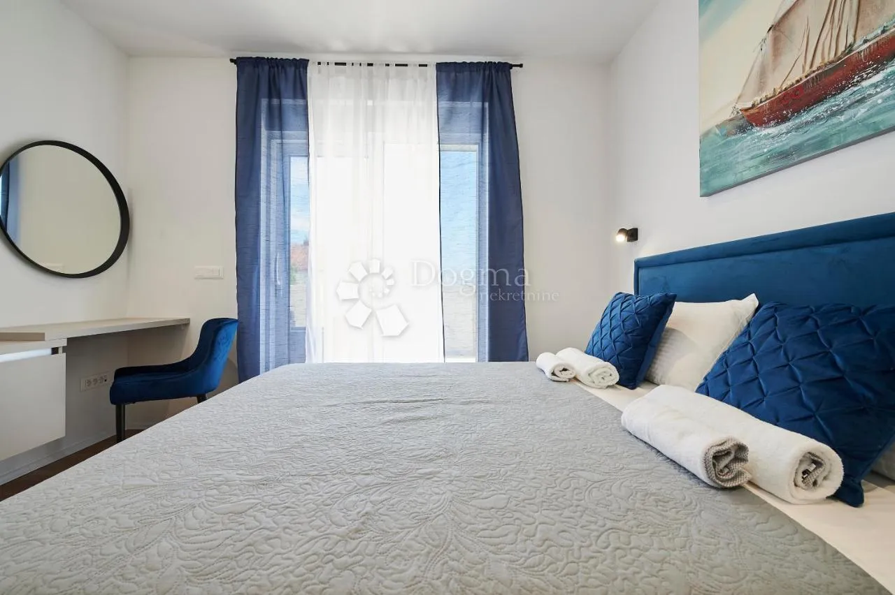 kaštel novi- luksuzna villa s bazenom - slika 17