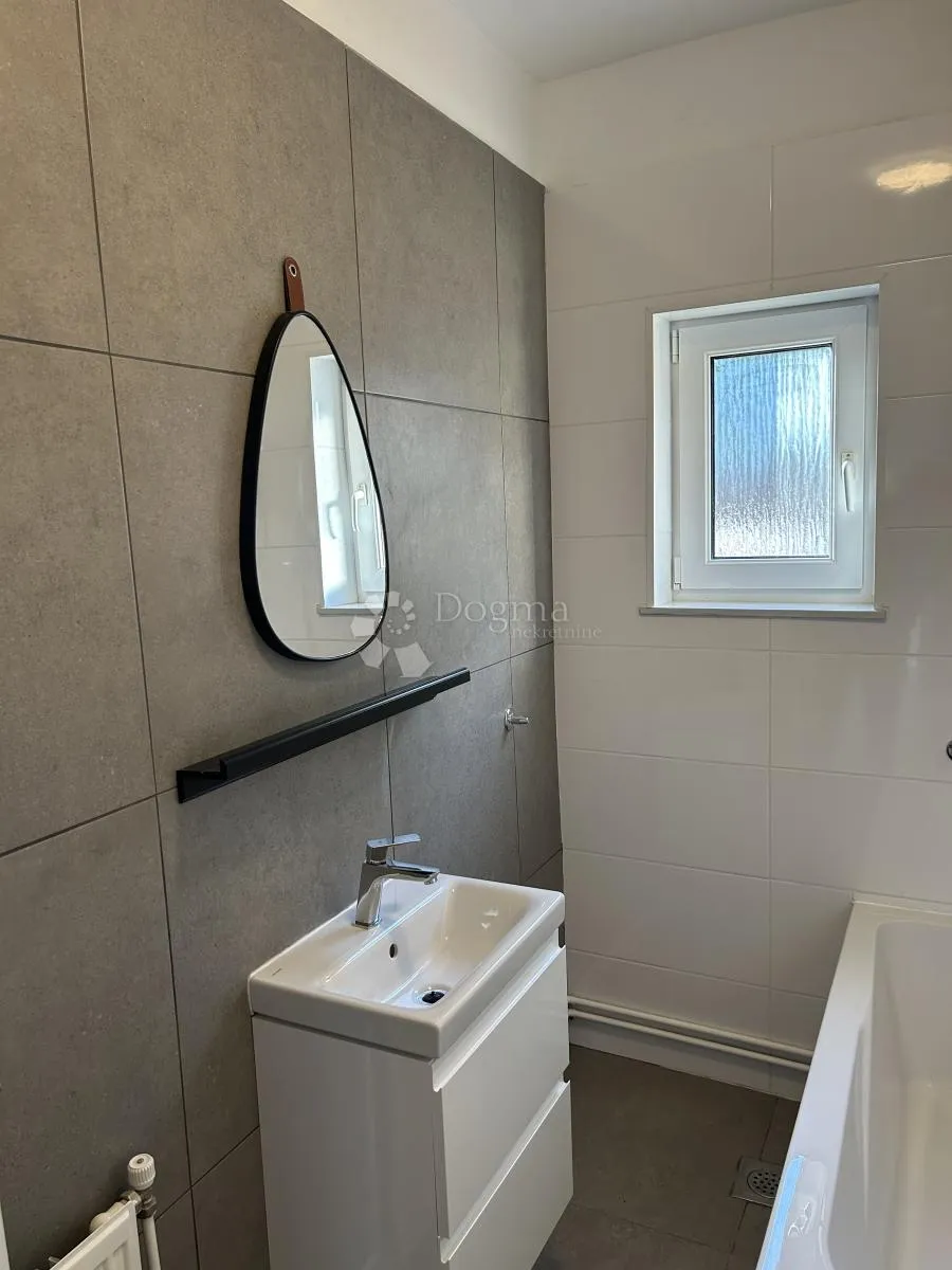uredski prostori 100 m2 - grbci - slika 8