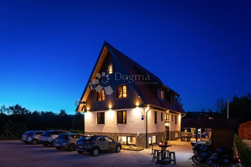odličan manji hotel sa uigranim poslom - slika 31
