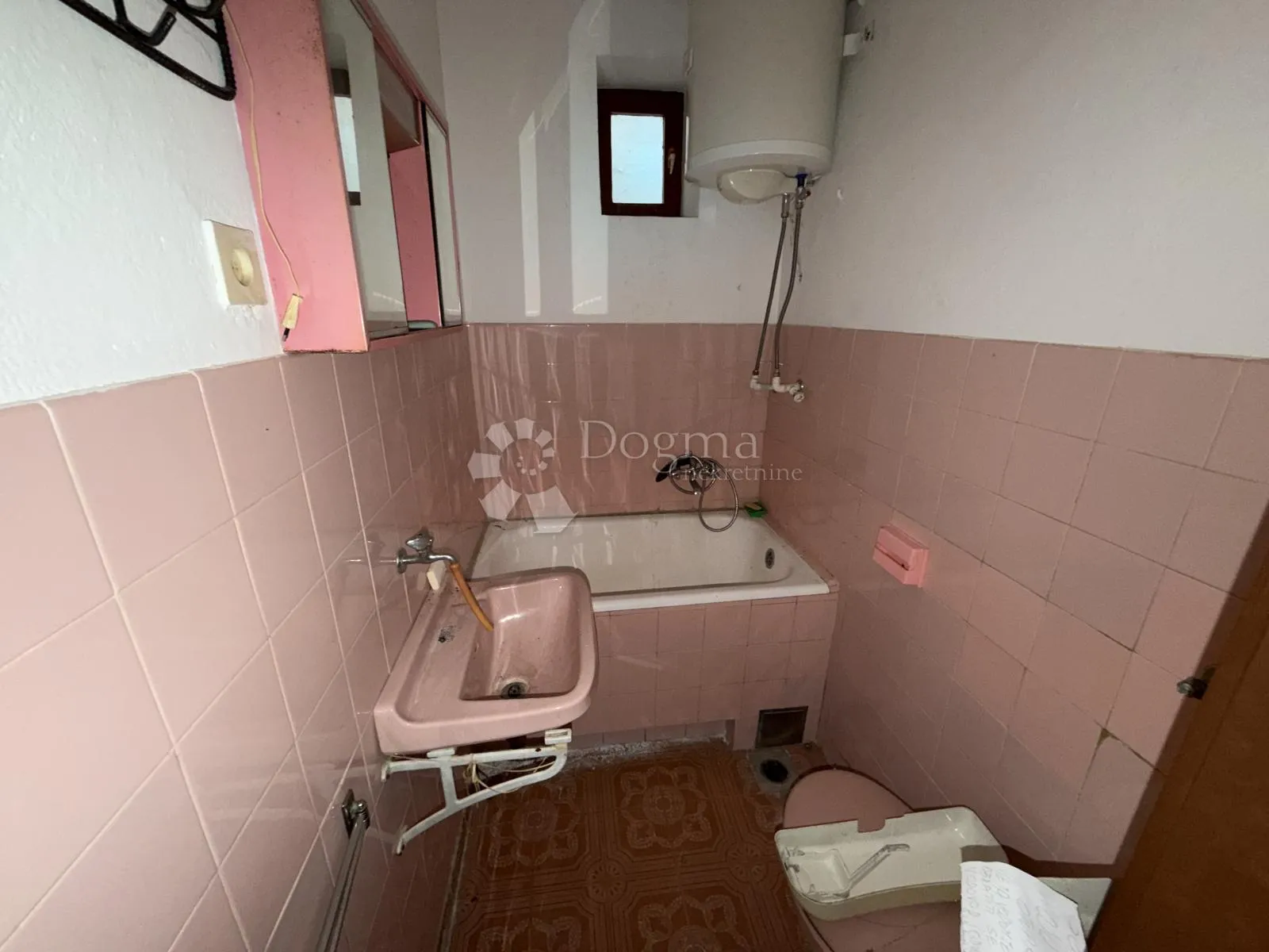 tisno – kuća u nizu na odličnoj lokaciji - slika 23