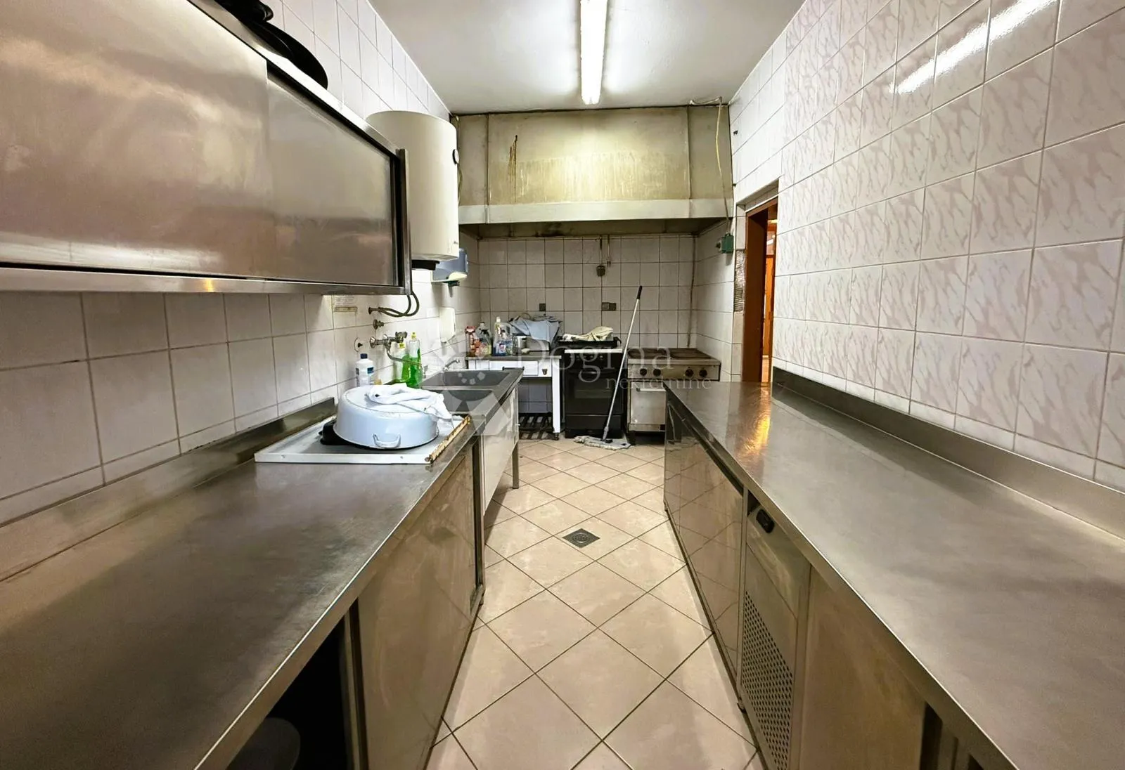 dugoročni najam poslovnog prostora - restoran, kafić ili sala za svečane događaje - slika 9