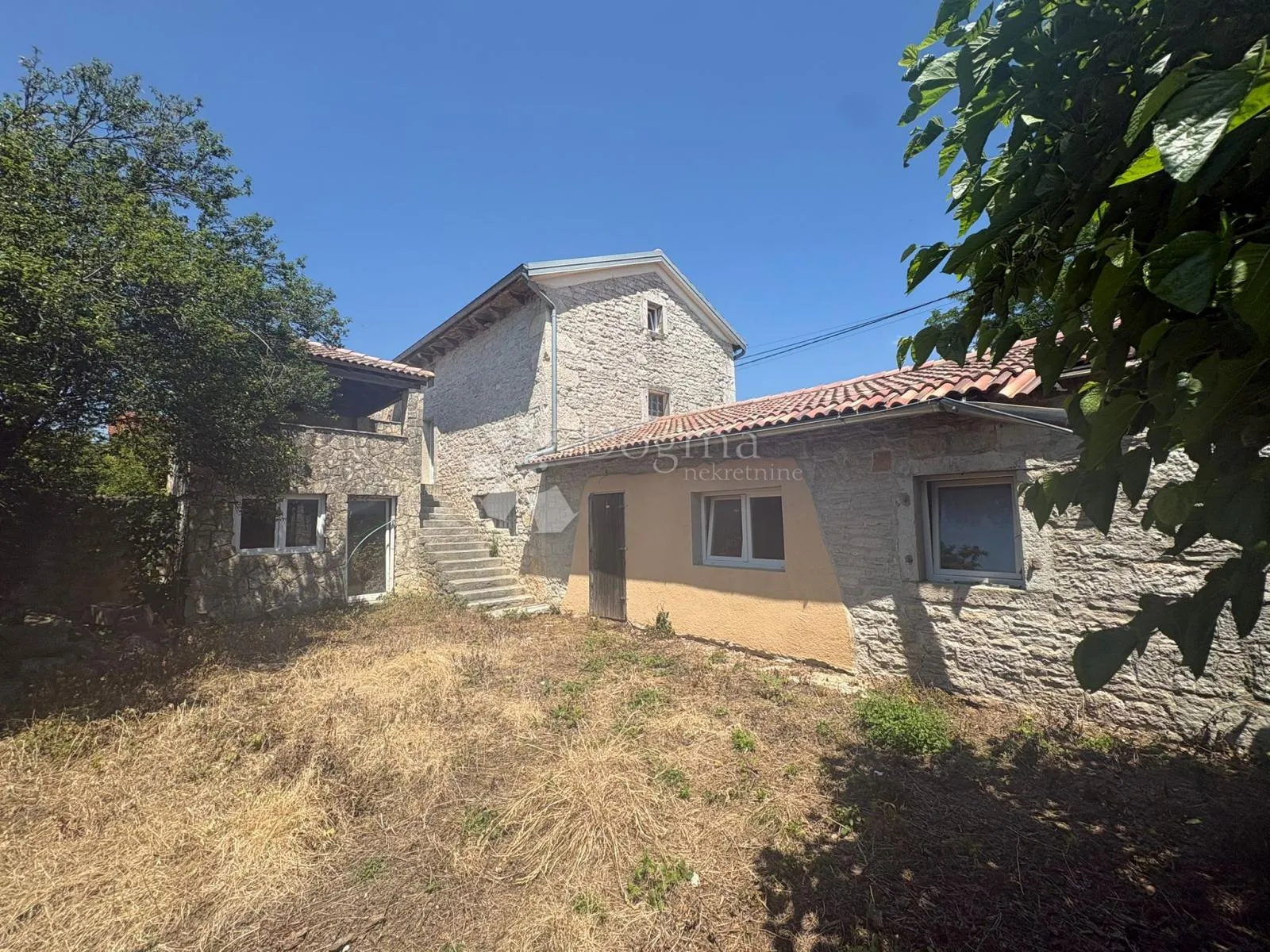 kuća sa velikim potencijalom u srcu istre - slika 9