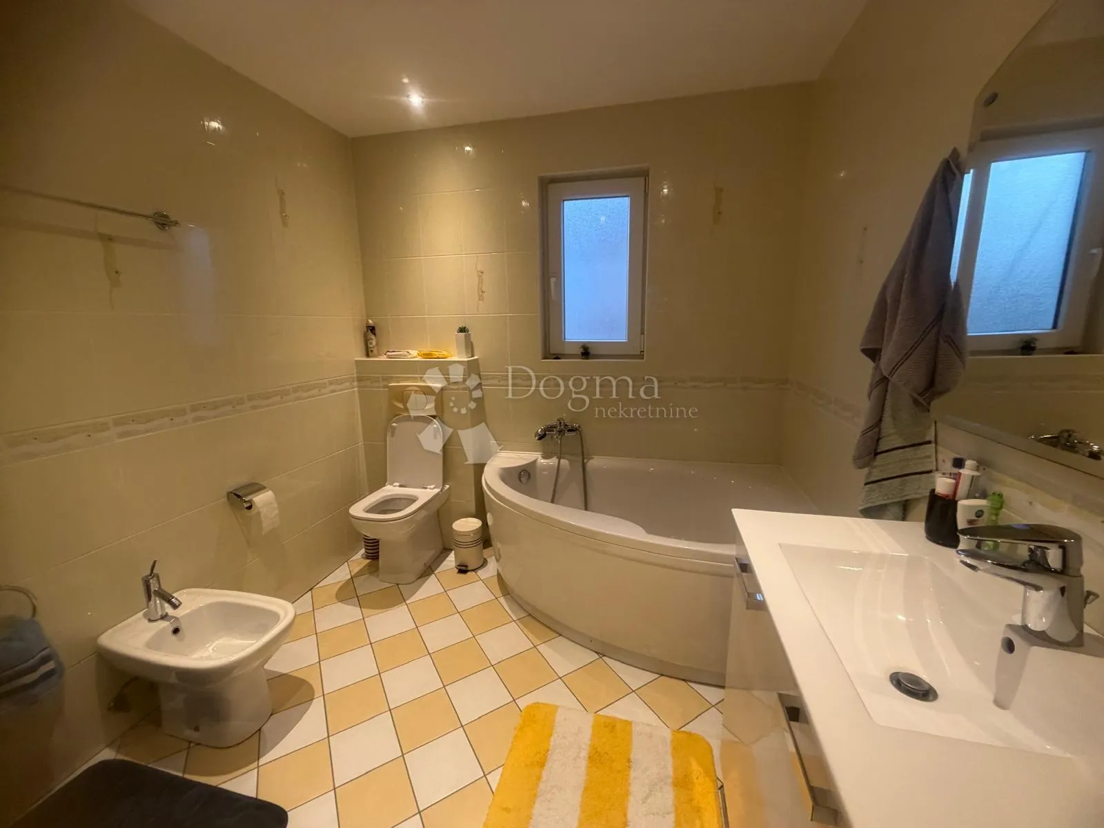 rijeka, gornji zamet - prostran obiteljski stan s terasom i pogledom na more - slika 17