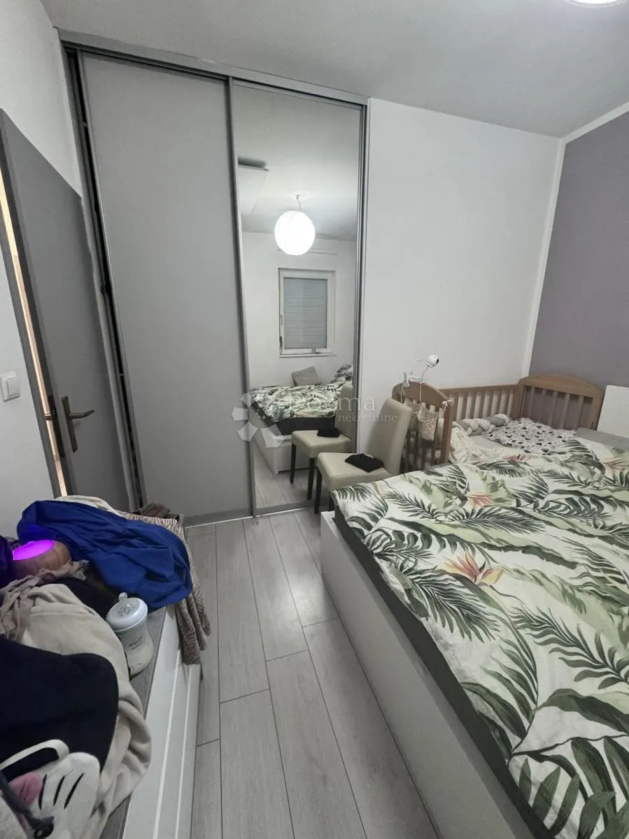 moderan, potpuno renoviran trosobni stan petrinja - slika 10