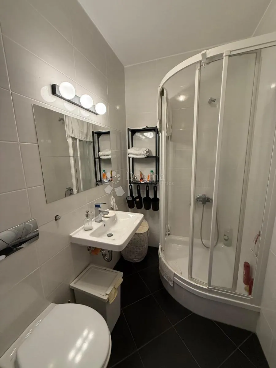 nov namješten apartman 200 m od mora sniženo - slika 22