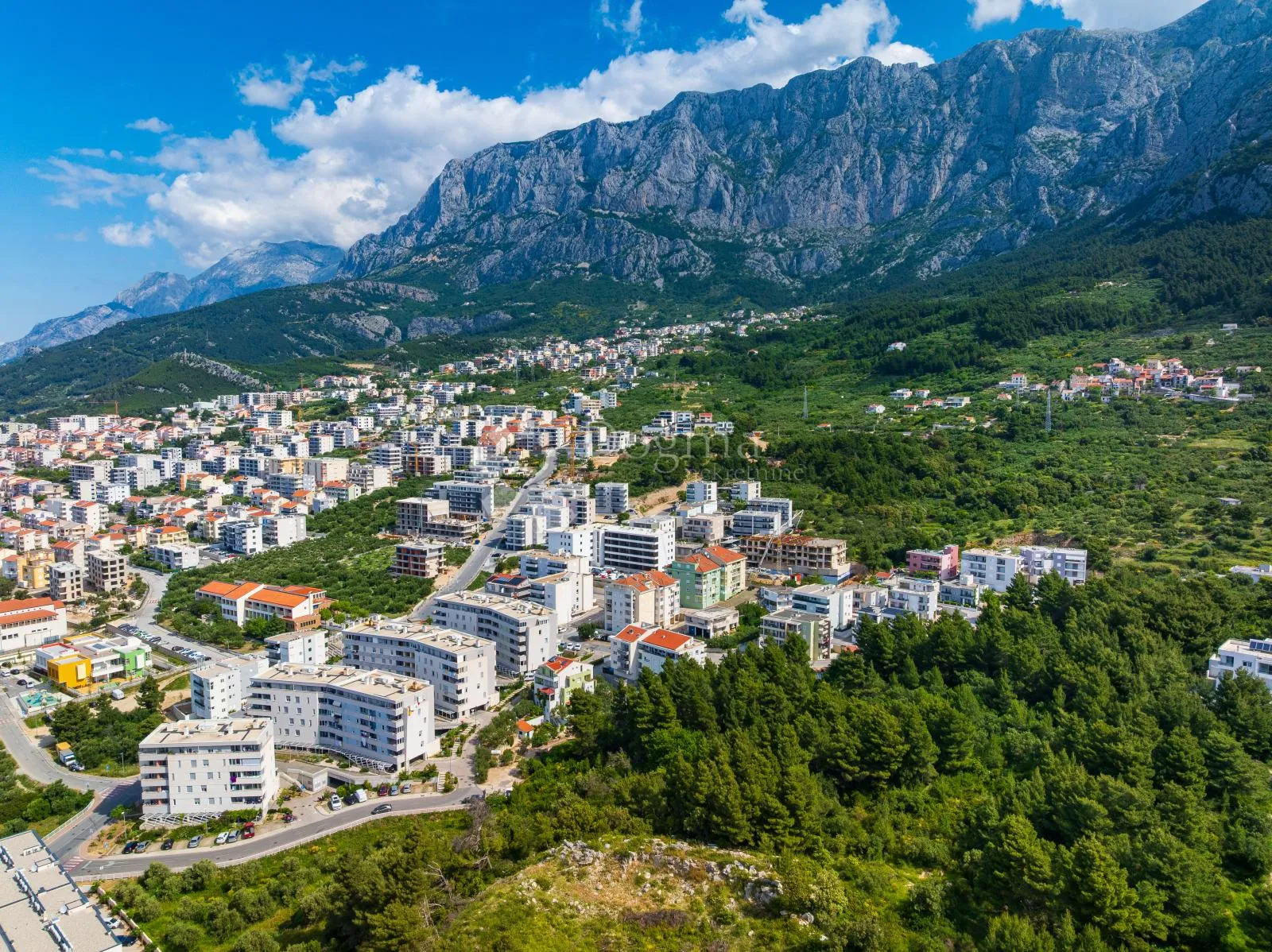 zemljište s idejnim projektom - 3 poslovno stambene zgrade - slika 7