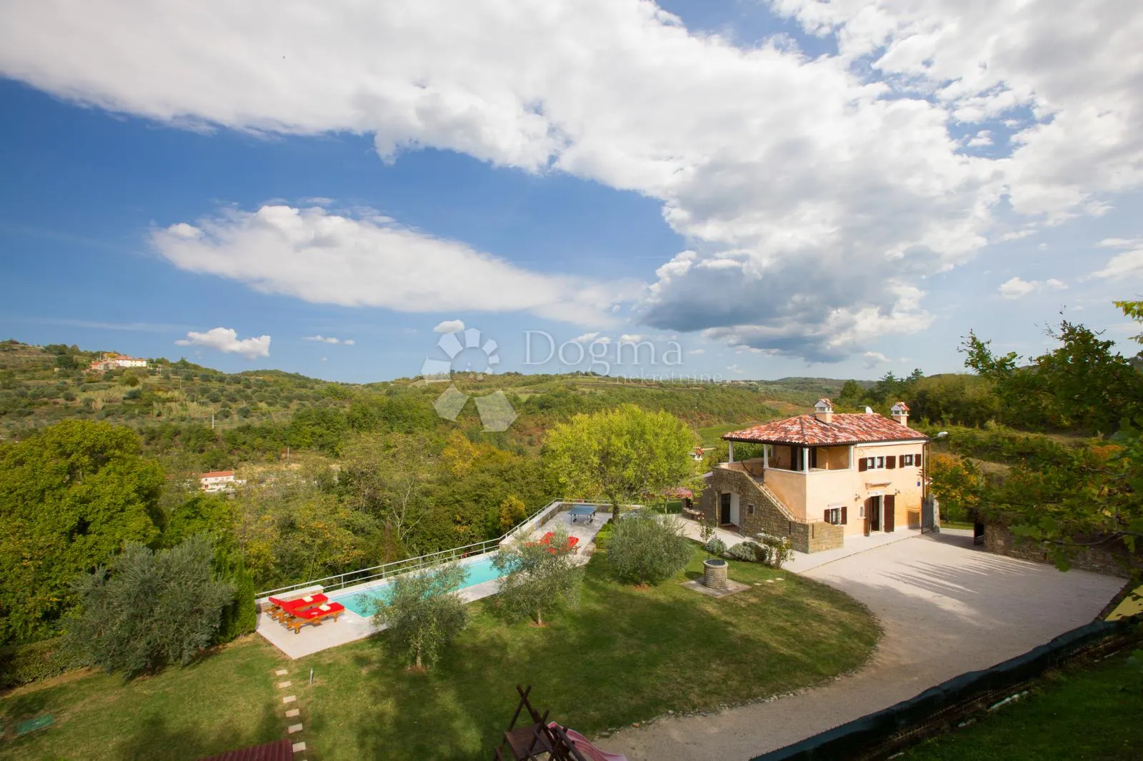 momjan, rustikalna vila sa predivnim pogledom - slika 4